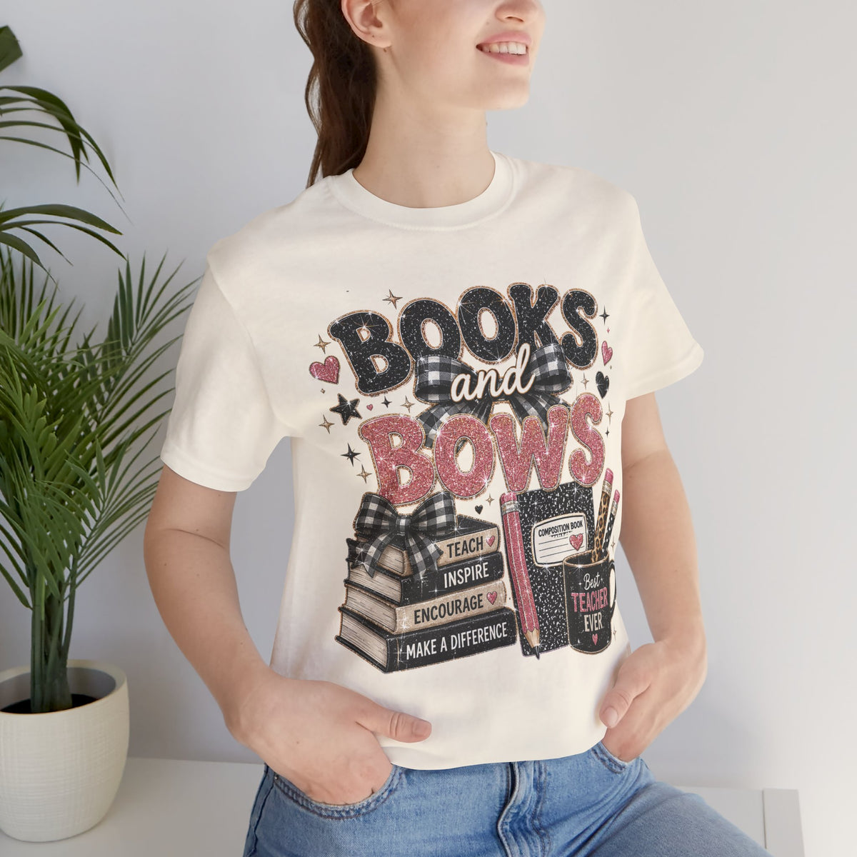 Books and Bows reading teacher t-shirt – color variant 3